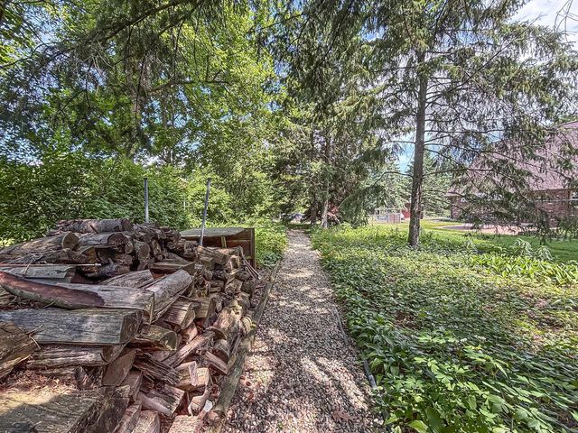 W274N4237 Clara COURT, Pewaukee, WI 53072