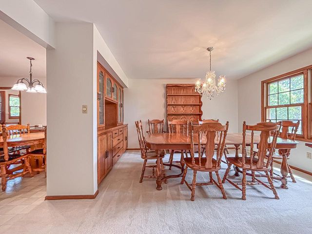 W274N4237 Clara COURT, Pewaukee, WI 53072