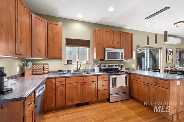 417 E E St, Moscow, ID 83843