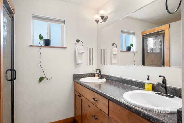 417 E E St, Moscow, ID 83843