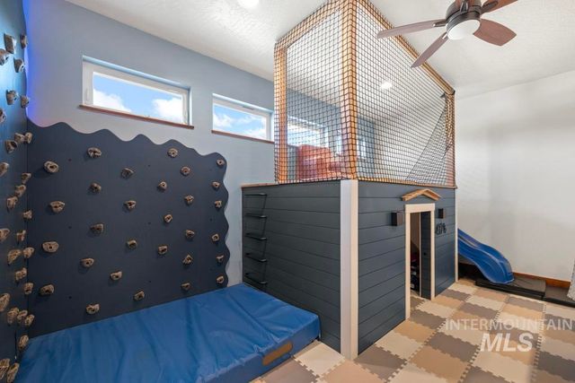 417 E E St, Moscow, ID 83843