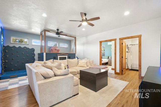 417 E E St, Moscow, ID 83843