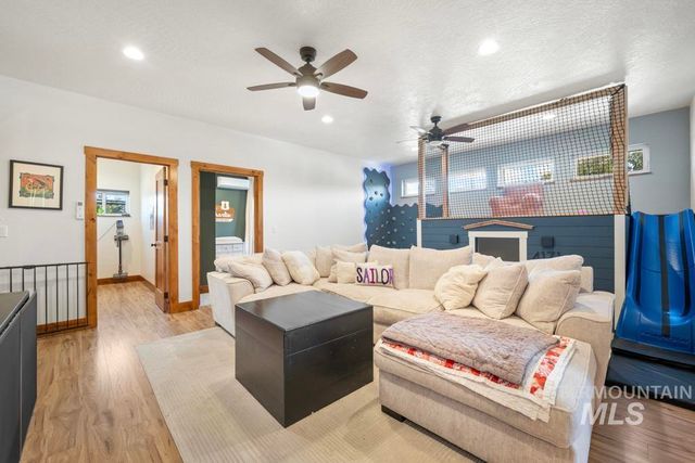 417 E E St, Moscow, ID 83843