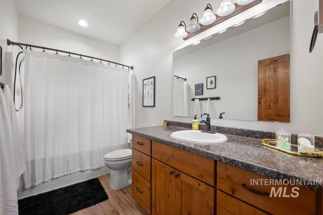 417 E E St, Moscow, ID 83843