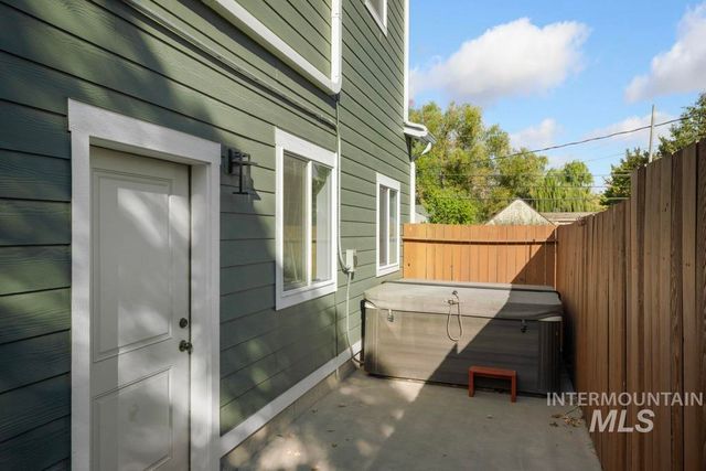 417 E E St, Moscow, ID 83843