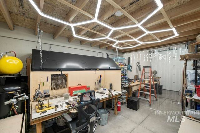 417 E E St, Moscow, ID 83843