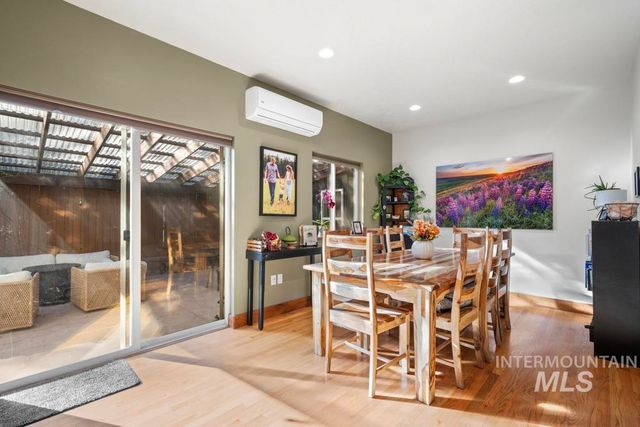 417 E E St, Moscow, ID 83843