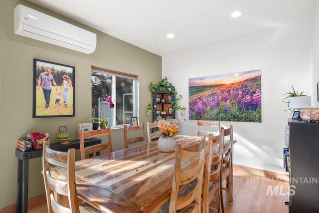 417 E E St, Moscow, ID 83843