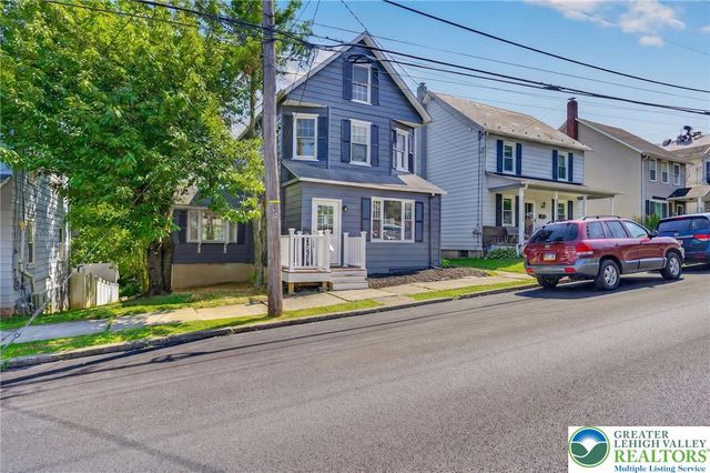 114 East High Street, Nazareth Boro, PA 18064