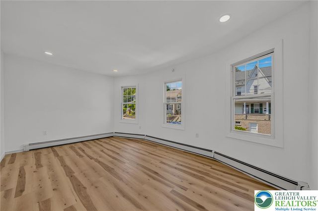 114 East High Street, Nazareth Boro, PA 18064
