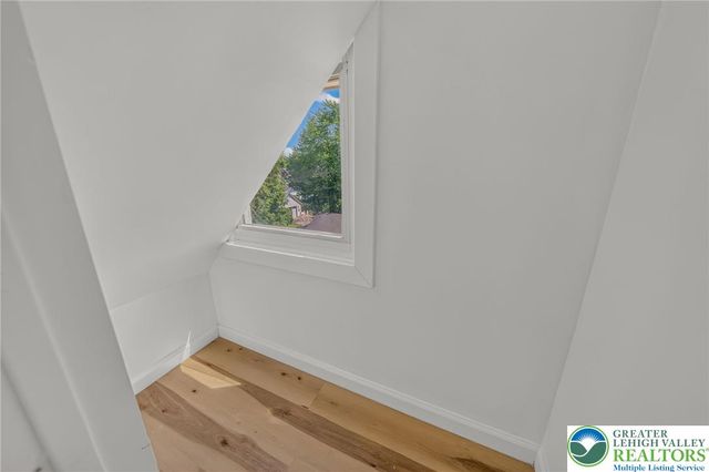 114 East High Street, Nazareth Boro, PA 18064