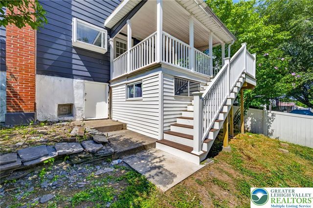 114 East High Street, Nazareth Boro, PA 18064