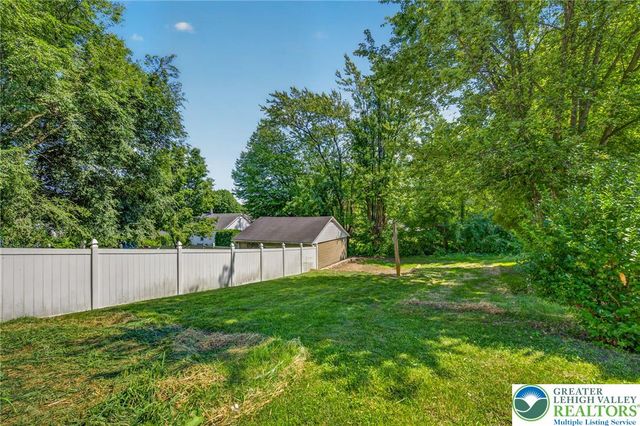 114 East High Street, Nazareth Boro, PA 18064