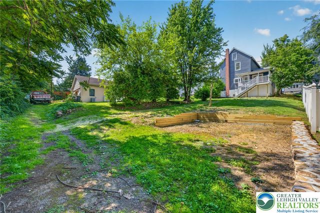 114 East High Street, Nazareth Boro, PA 18064