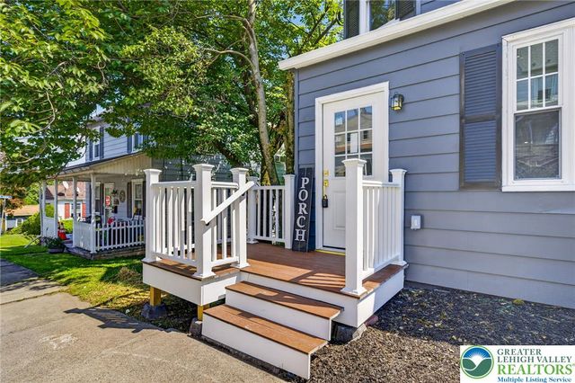 114 East High Street, Nazareth Boro, PA 18064