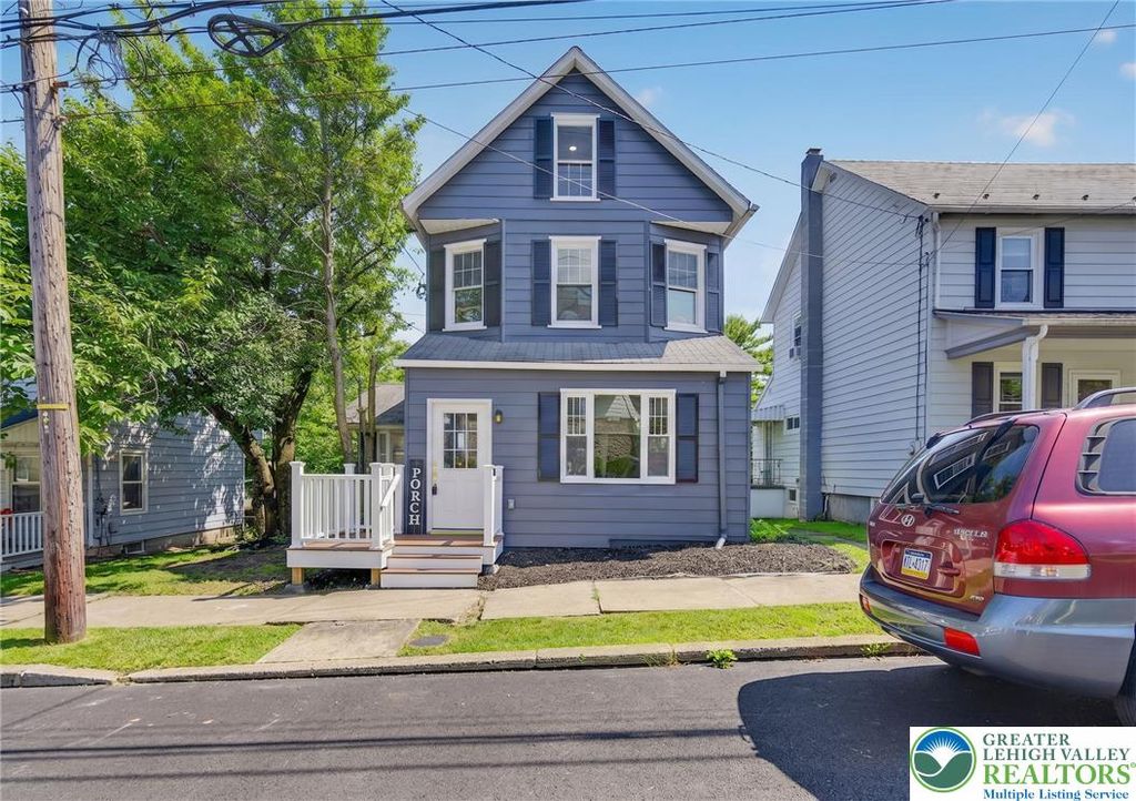 114 East High Street, Nazareth Boro, PA 18064