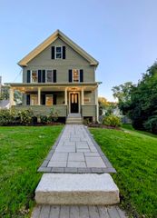55 Packard St, Hudson, MA 01749