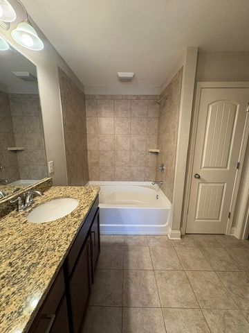 216 Bixby Private Ln, Hendersonville, TN 37075
