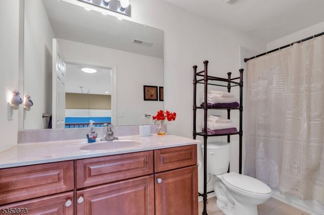 61 Saratoga Ct, Franklin Twp., NJ 08873