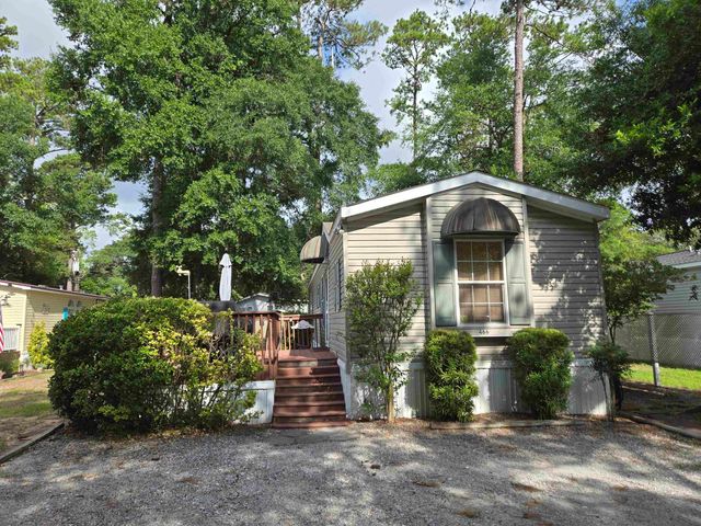 466 W Banks Dr., Garden City Beach, SC 29576