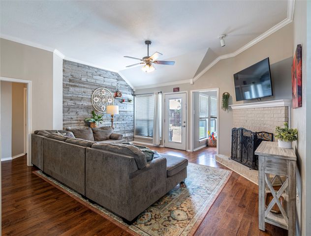 1104 Old Knoll Drive, Wylie, TX 75098
