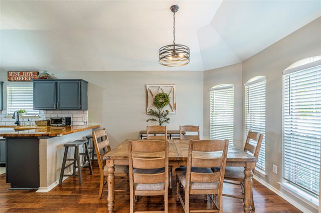 1104 Old Knoll Drive, Wylie, TX 75098