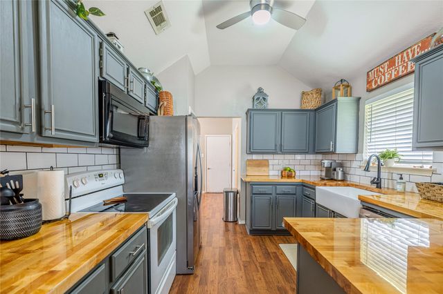 1104 Old Knoll Drive, Wylie, TX 75098