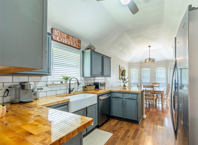1104 Old Knoll Drive, Wylie, TX 75098
