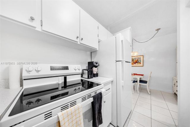 1015 SW 11th Ave 5K, Hallandale Beach, FL 33009