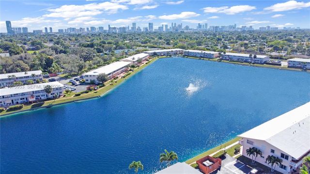 1015 SW 11th Ave 5K, Hallandale Beach, FL 33009