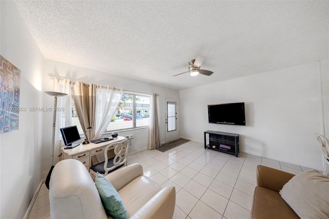 1015 SW 11th Ave 5K, Hallandale Beach, FL 33009