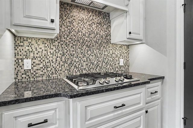 2117 Hidden Prairie Court, Edmond, OK 73013