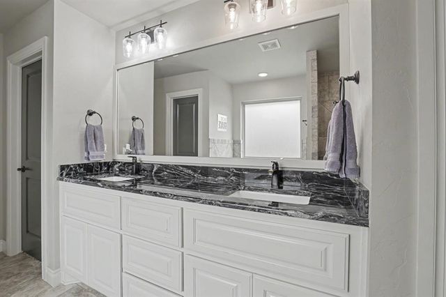 2117 Hidden Prairie Court, Edmond, OK 73013