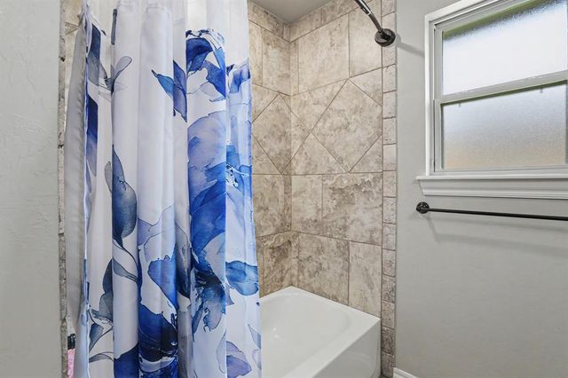 2117 Hidden Prairie Court, Edmond, OK 73013