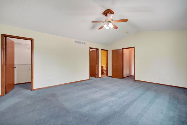 5042 Raintree Drive, West Des Moines, IA 50265