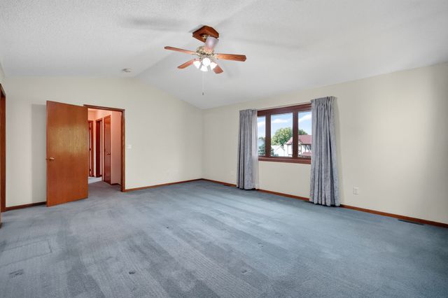 5042 Raintree Drive, West Des Moines, IA 50265