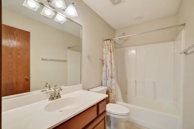 5042 Raintree Drive, West Des Moines, IA 50265