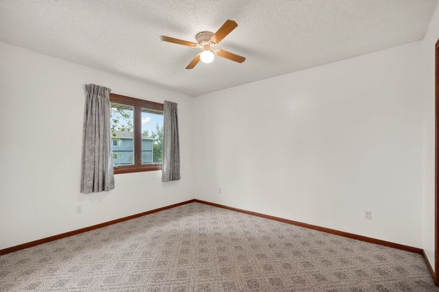 5042 Raintree Drive, West Des Moines, IA 50265