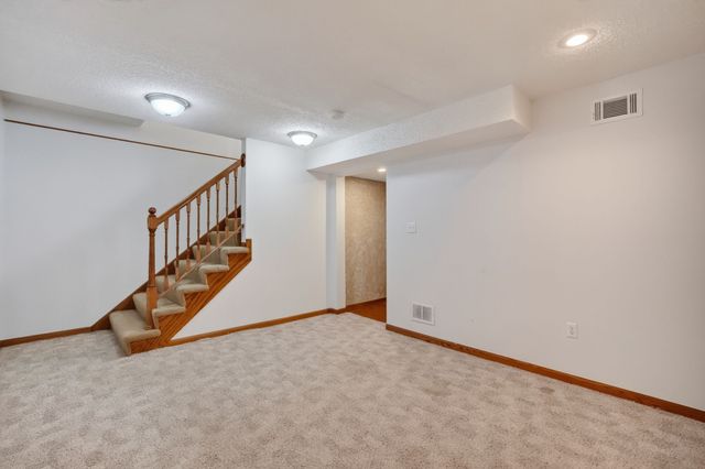 5042 Raintree Drive, West Des Moines, IA 50265