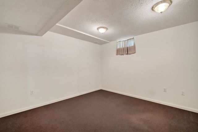 5042 Raintree Drive, West Des Moines, IA 50265