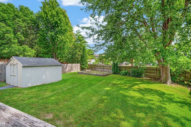 5042 Raintree Drive, West Des Moines, IA 50265