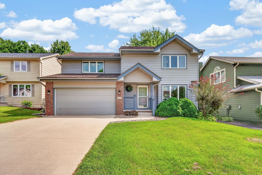 5042 Raintree Drive, West Des Moines, IA 50265