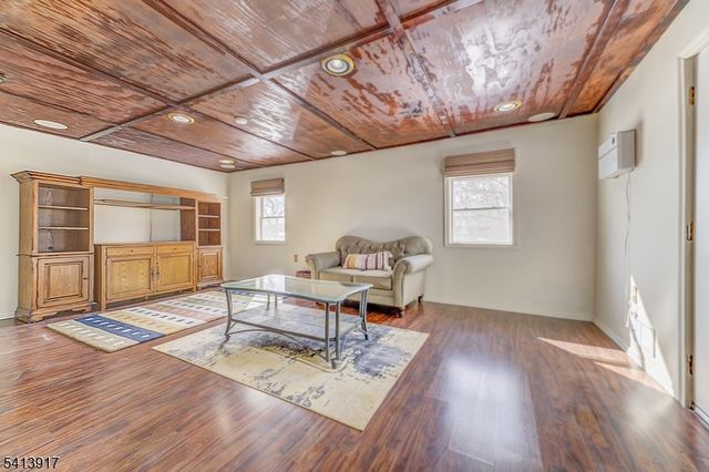 49 New Amwell Rd, Hillsborough Twp., NJ 08844