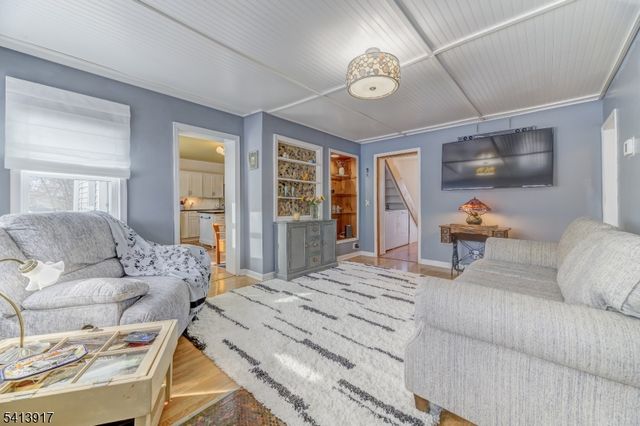 49 New Amwell Rd, Hillsborough Twp., NJ 08844