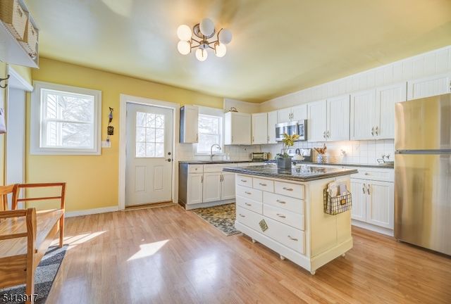 49 New Amwell Rd, Hillsborough Twp., NJ 08844