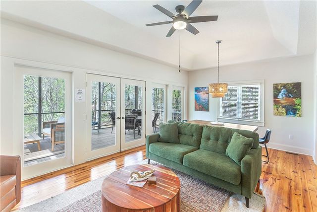 125 Cove Nook, Six Mile, SC 29682