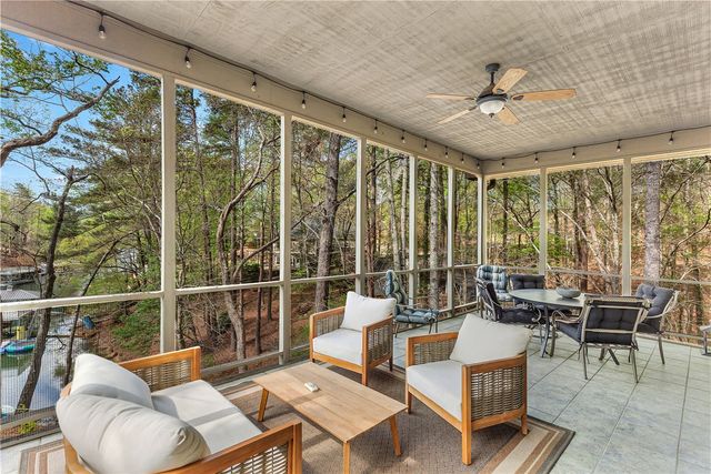 125 Cove Nook, Six Mile, SC 29682