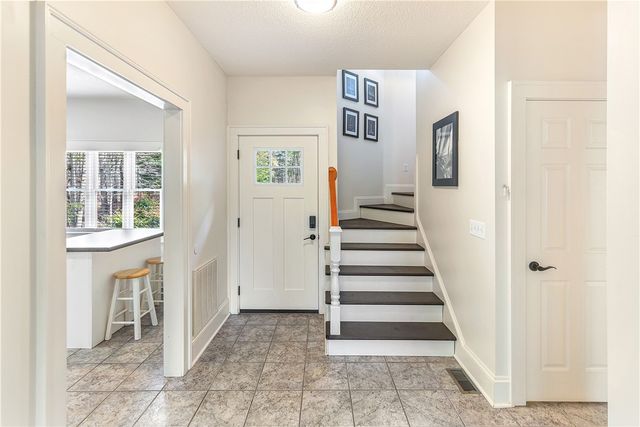 125 Cove Nook, Six Mile, SC 29682
