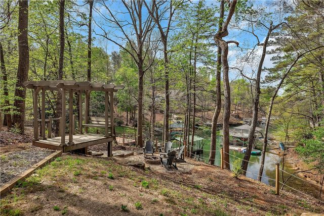 125 Cove Nook, Six Mile, SC 29682