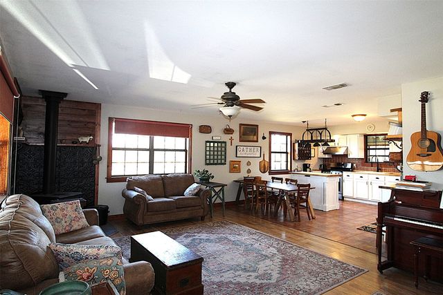 4776 NE County Road 2120 Road, Talco, TX 75487